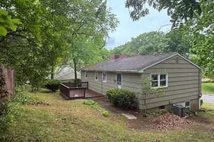 665 Bradley St, East Haven, CT 06512 - Photo 8