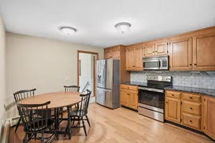4 Woodland Hollow St, Windsor Locks, CT 06096 - Photo 10