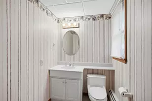 4 Woodland Hollow St, Windsor Locks, CT 06096 - Photo 32