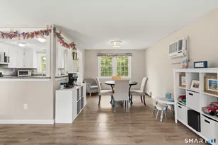 18 Richard Ln, Bloomfield, CT 06002 - Photo 8