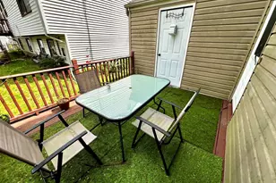19 Kent Ct, Middletown, CT 06457 - Photo 10