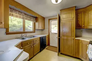 114 Lake Dr, East Hampton, CT 06424 - Photo 8