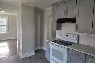 22 Holly St, Waterbury, CT 06706 - Photo 2