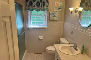 21 Parklawn Cir, Waterbury, CT 06708 - Photo 8