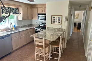 21 Parklawn Cir, Waterbury, CT 06708 - Photo 2