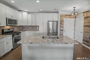 925 Old Pasture Dr, Danbury, CT 06810 - Photo 6