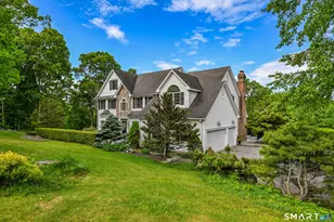 61 Silver Brook Ln, Woodbury, CT 06798 - Photo 2