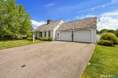 52 Susan Lane, Meriden, CT 06450 - Photo 2