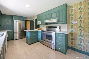 52 Susan Ln, Meriden, CT 06450 - Photo 12
