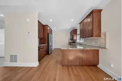 88 Maple Tree Avenue #E, Stamford, CT 06906 - Photo 6