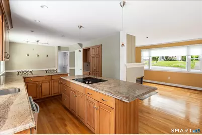 43 Green Knolls Lane, Fairfield, CT 06824 - Photo 4