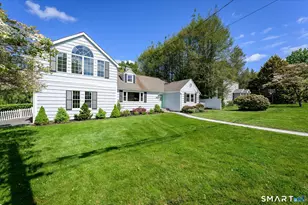 43 Green Knolls Ln, Fairfield, CT 06824 - Photo 4