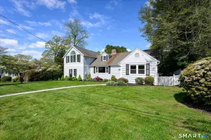 43 Green Knolls Ln, Fairfield, CT 06824 - Photo 2