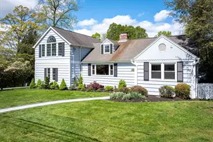 43 Green Knolls Ln, Fairfield, CT 06824 - Photo 1