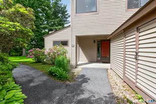 12 Sycamore Ln, Avon, CT 06001 - Photo 2