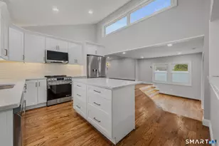 1092 Ocean Ave, New London, CT 06320 - Photo 16