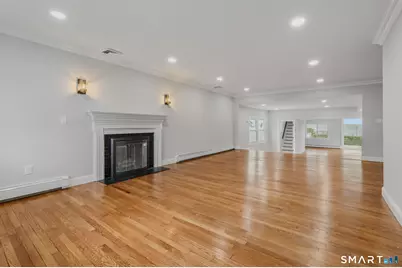 1092 Ocean Avenue, New London, CT 06320 - Photo 12