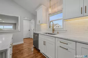 1092 Ocean Ave, New London, CT 06320 - Photo 18