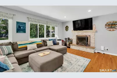 13 Foxcroft Road, East Lyme, CT 06357 - Photo 2