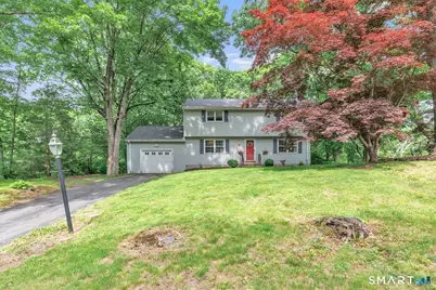21 Overlook Place, Trumbull, CT 06611 - Photo 2