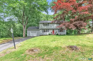 21 Overlook Pl, Trumbull, CT 06611 - Photo 2