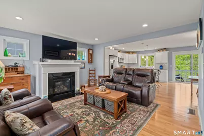 39 Chapman Chase #39, Windsor Locks, CT 06096 - Photo 4