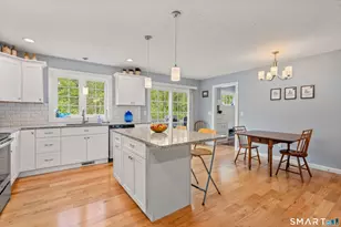 39 Chapman Chase, Windsor Locks, CT 06096 - Photo 8