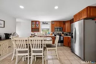 94 Roosevelt St Ext, New Haven, CT 06513 - Photo 8