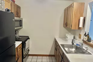 8 Rose Ln, Danbury, CT 06811 - Photo 4