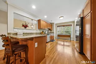 32 Crows Nest Ln, Danbury, CT 06810 - Photo 4