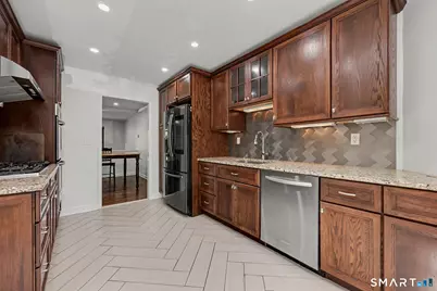 3300 Park Avenue #33, Bridgeport, CT 06604 - Photo 2