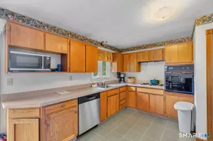 36 Willow St, South Windsor, CT 06074 - Photo 4