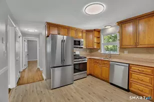 31 Piper Ln, East Hartford, CT 06118 - Photo 6