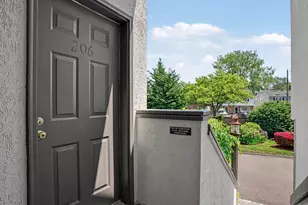 89 Harbor Dr, Stamford, CT 06902 - Photo 2