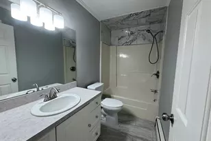 27 Katie Ln, Waterbury, CT 06708 - Photo 6
