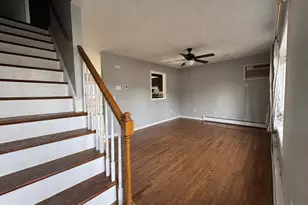 27 Katie Ln, Waterbury, CT 06708 - Photo 2