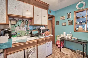 250 Wall St, Waterbury, CT 06704 - Photo 18