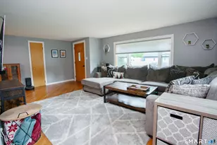 9-11 Winthrop St, Simsbury, CT 06081 - Photo 4