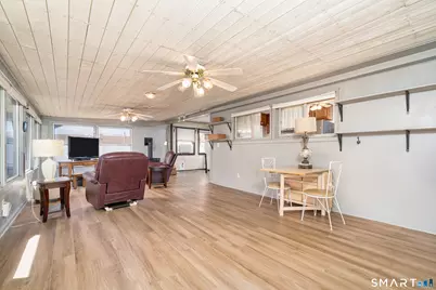 100 Bedford Avenue, East Hartford, CT 06118 - Photo 20