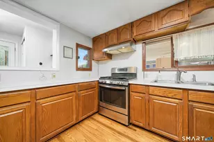 100 Bedford Ave, East Hartford, CT 06118 - Photo 10