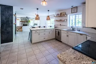 2 Quail Hollow Ct, Beacon Falls, CT 06403 - Photo 6