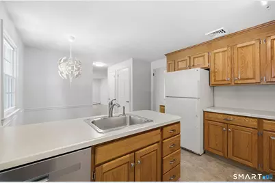 32 Pioneer Drive, Windsor, CT 06095 - Photo 18