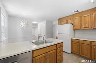 32 Pioneer Dr, Windsor, CT 06095 - Photo 18