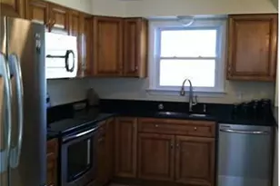 33 Inverness Ln, Middletown, CT 06457 - Photo 2