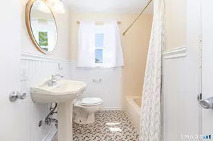 2 Charles St, New London, CT 06320 - Photo 16