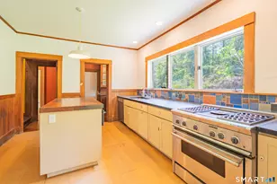 95 Beecher Rd, Woodbridge, CT 06525 - Photo 10