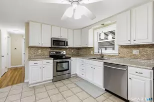 30 Haynes St, Enfield, CT 06082 - Photo 10