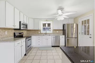 30 Haynes Street, Enfield, CT 06082 - Photo 8