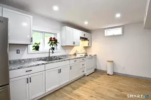 170 Sequoia Rd, Bridgeport, CT 06606 - Photo 2