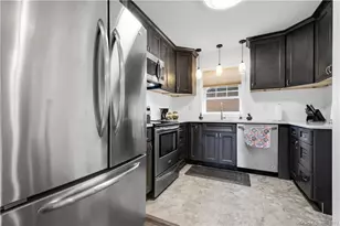 1 Alicia Ln, Middletown, CT 06457 - Photo 2
